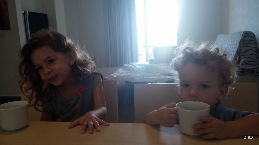 וארוחת בוקר במלון